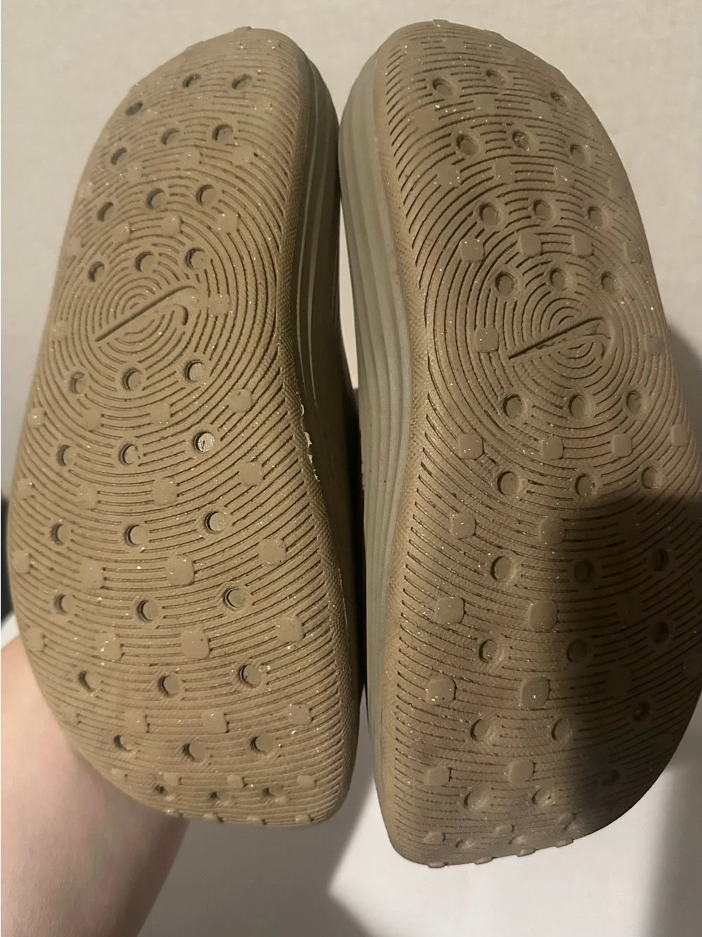 Nike Men’s 11 Beige React8 Rejuven8 Slip-On Slide Sandals